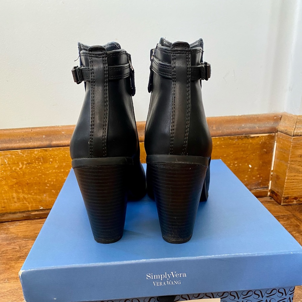 Simply Vera | EUC Sveston Navy Peep-Toe Bootie - Picture 4 of 7